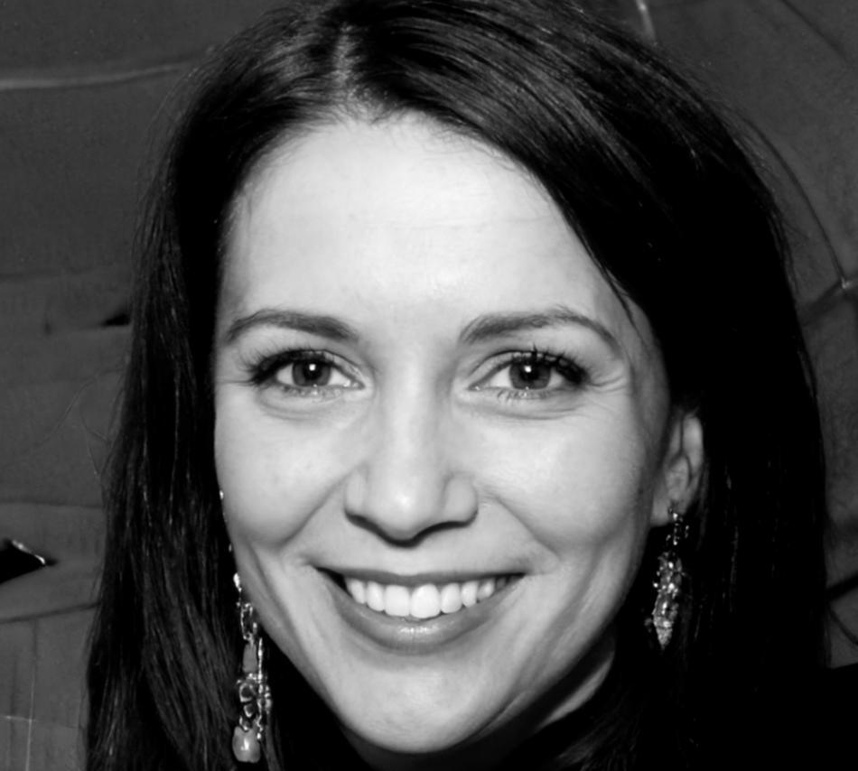 Sofia Mendes, Consultora Financeira